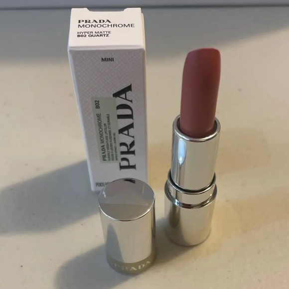 π4/$25π Prada Monochrome Hyper Matte Lipstick - B02 Quartz - Picture 1 of 2